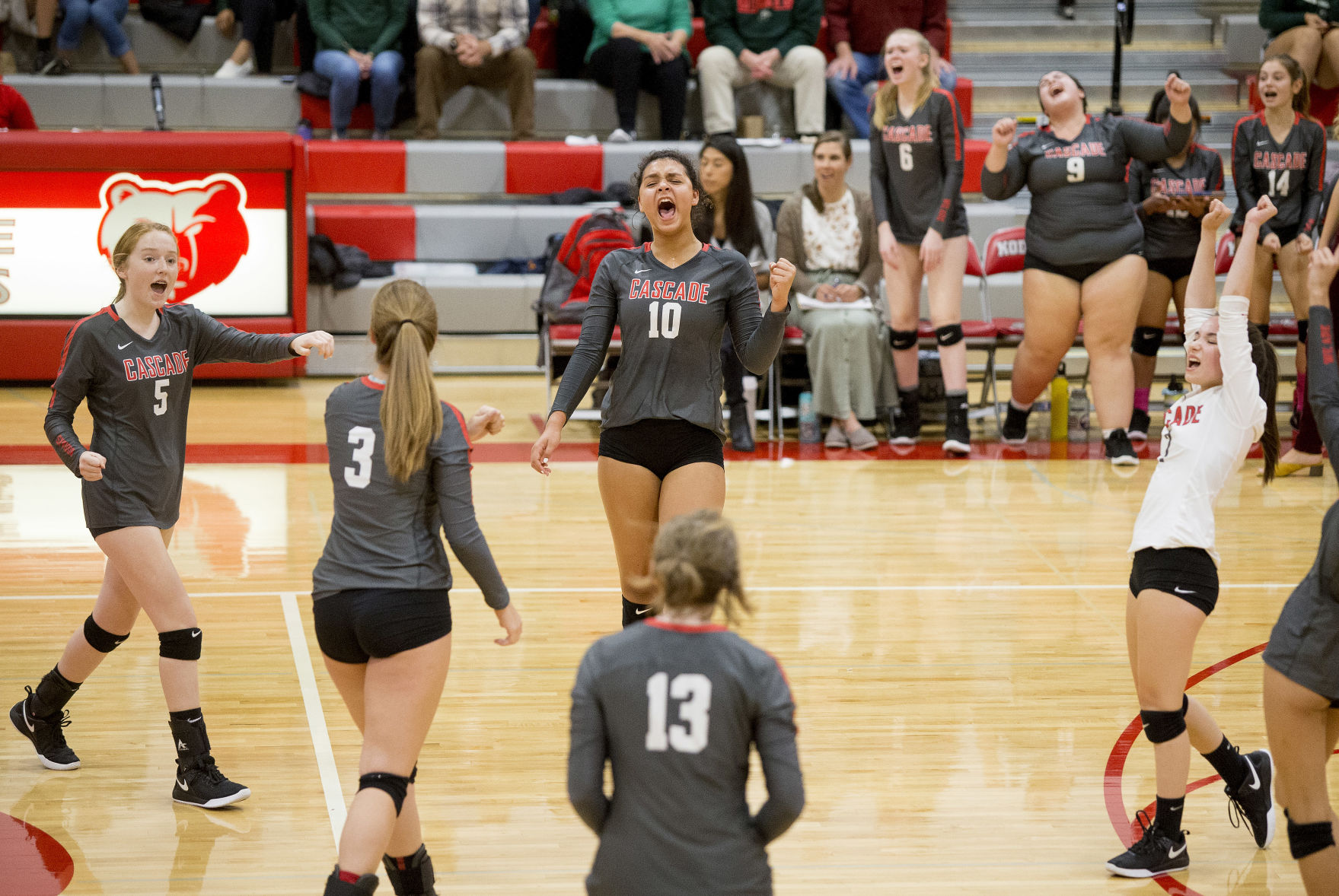 191110-sportslocal-chelanvballgallery 15.jpg